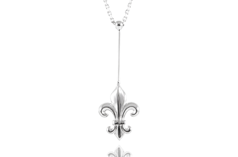 collar de plata de flor de lis